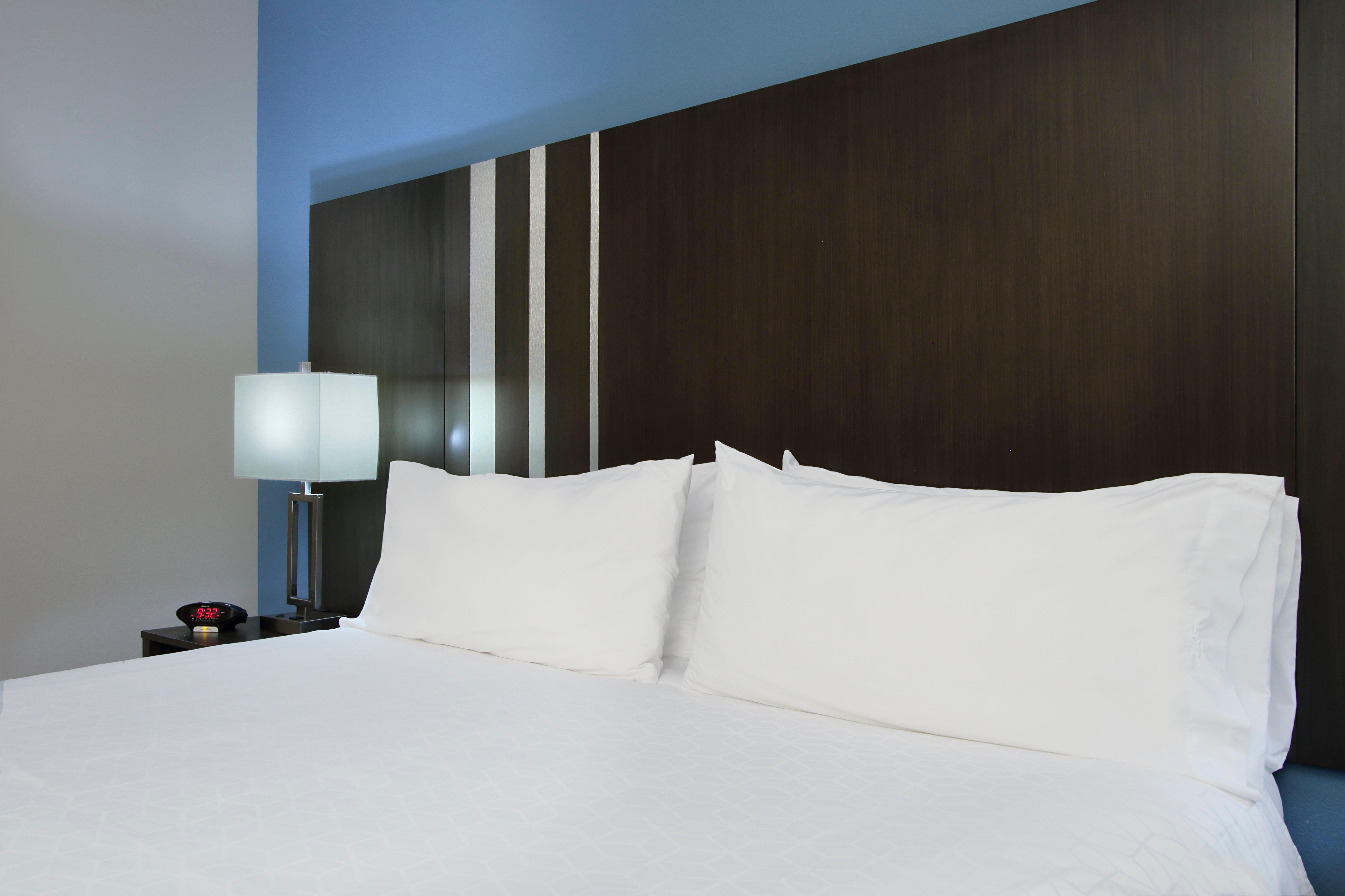 Holiday Inn Express And Suites Houston North - Iah Area By Ihg Exterior foto
