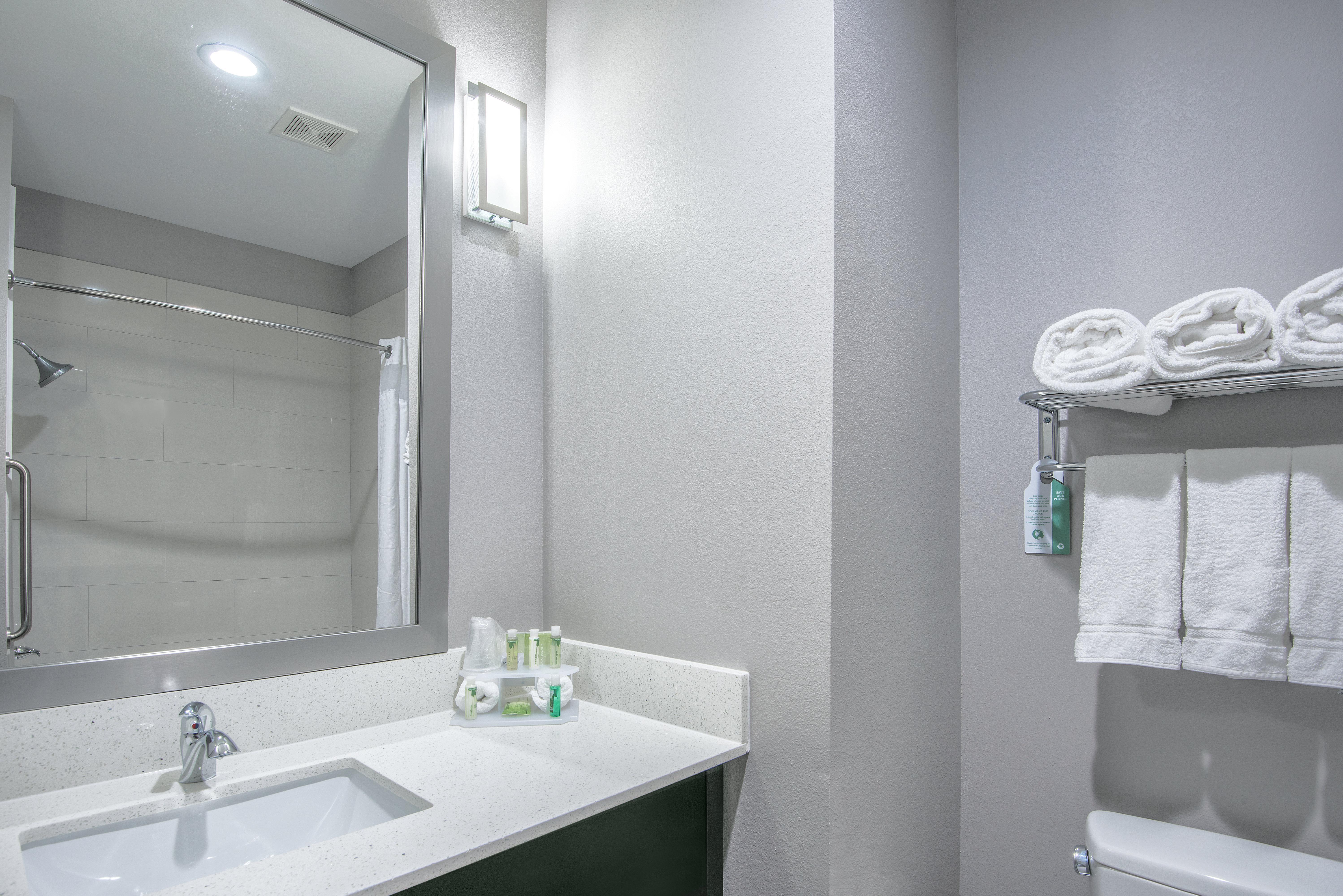 Holiday Inn Express And Suites Houston North - Iah Area By Ihg Exterior foto